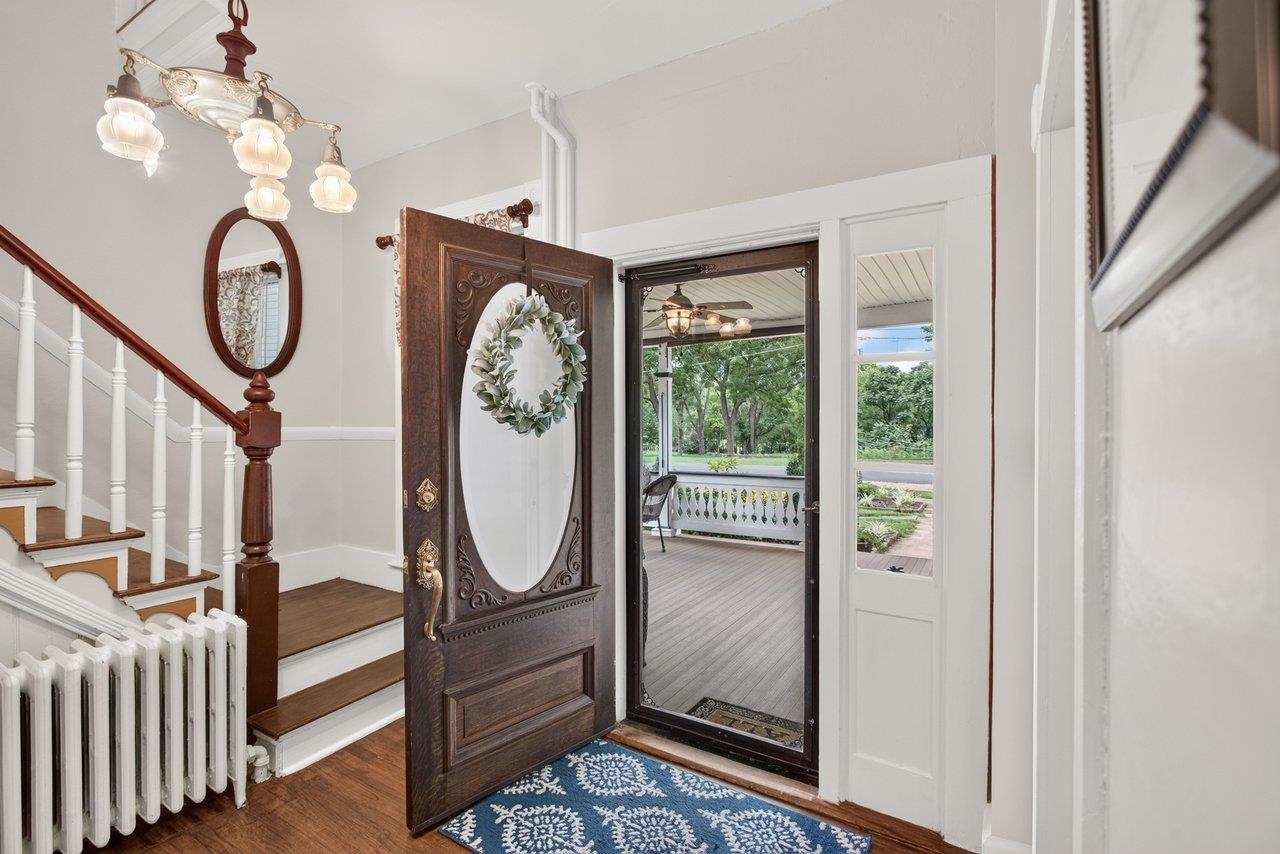 110 Park Ave, Grottoes, VA 24441 — photo 2