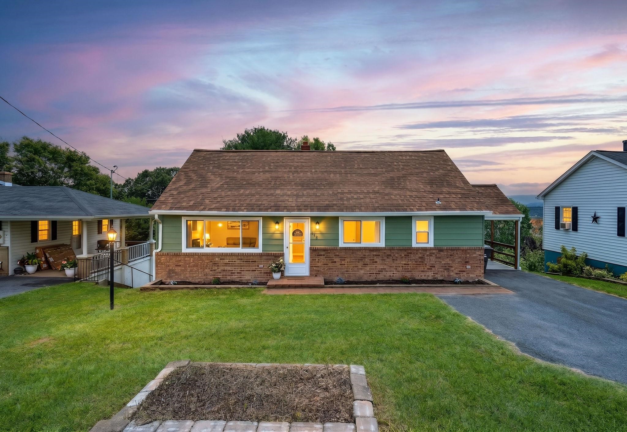 372 Frontier Dr, Staunton, VA 24401 — photo 2