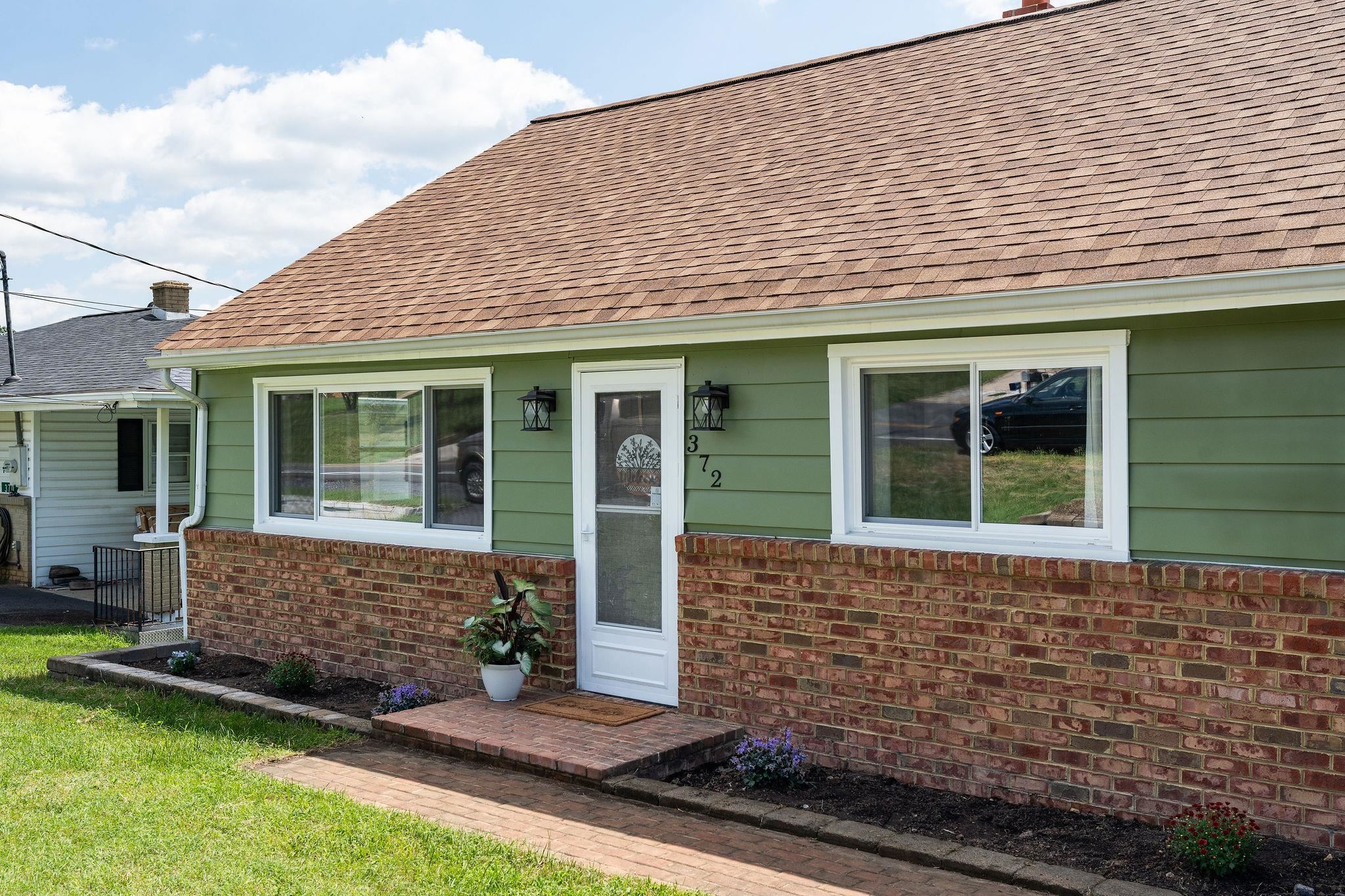 372 Frontier Dr, Staunton, VA 24401 — photo 3