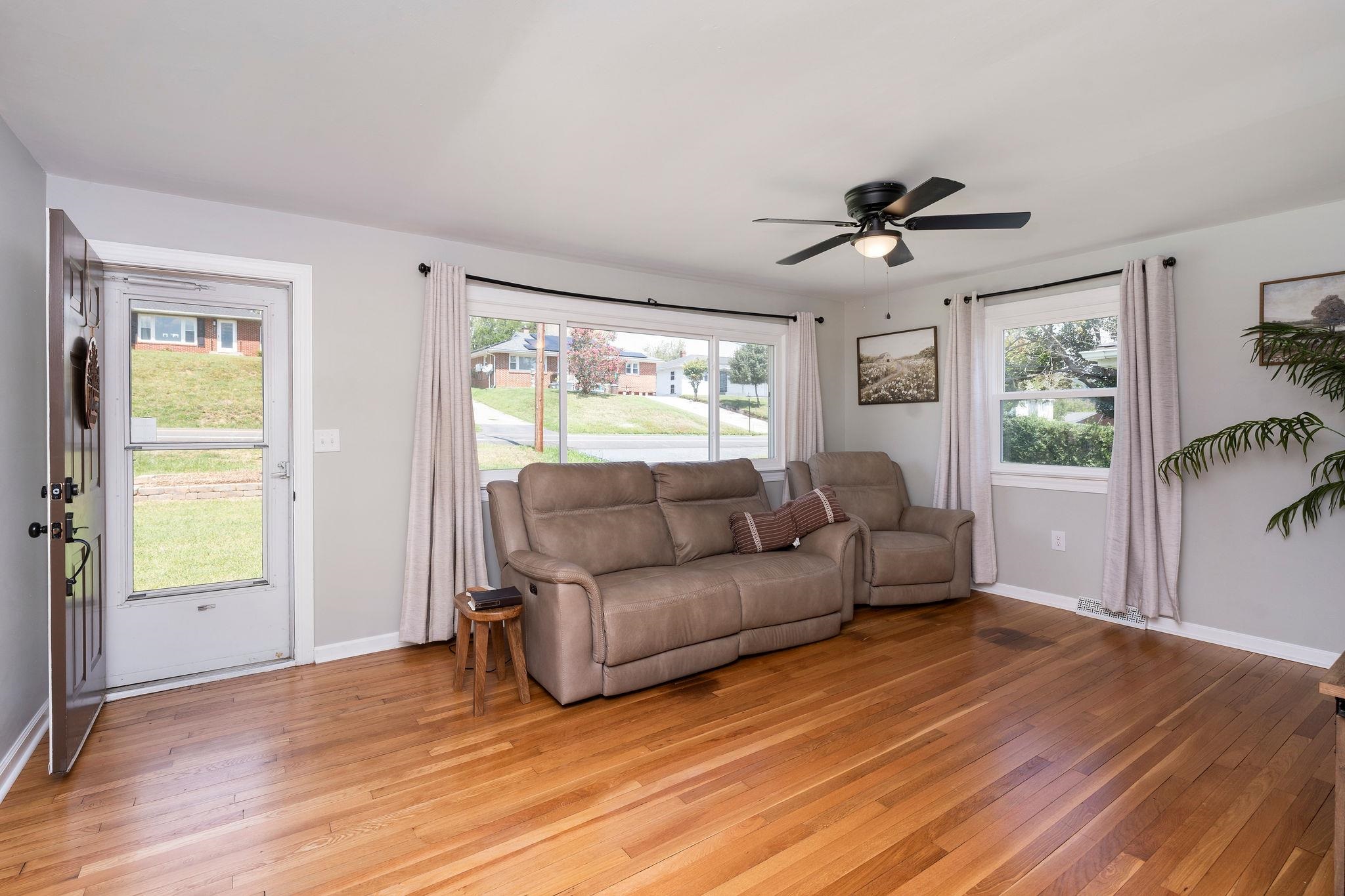 372 Frontier Dr, Staunton, VA 24401 — photo 6