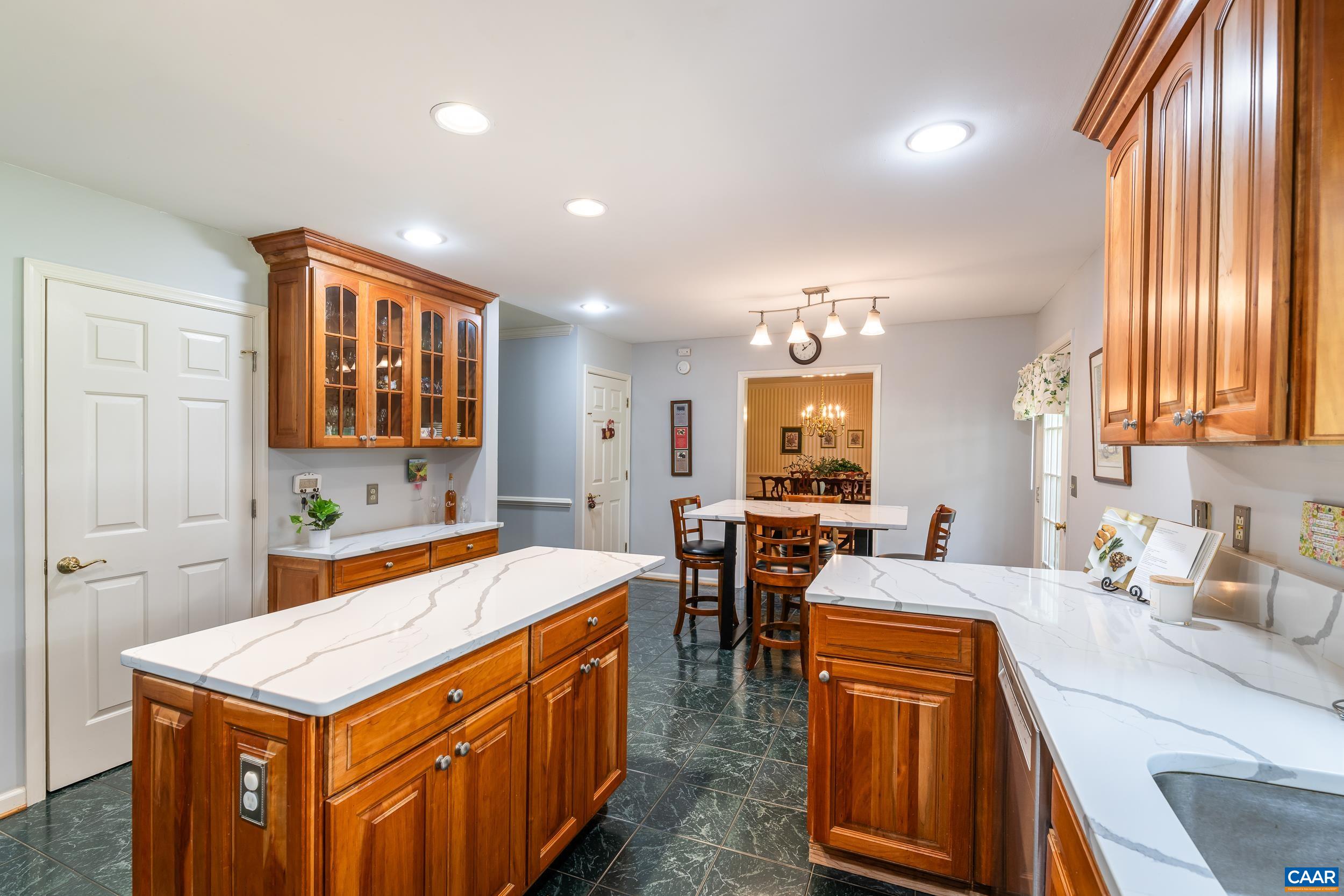 5880 Emerald Ln, Charlottesville, VA 22903 — photo 10