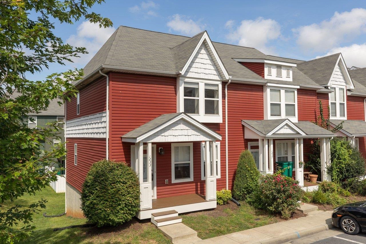 1233 Frost Pl, Harrisonburg, VA 22802