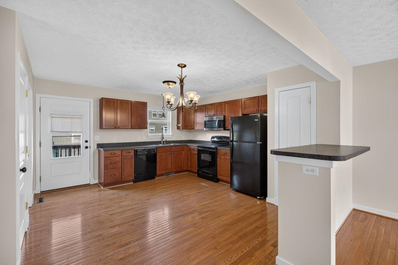 1233 Frost Pl, Harrisonburg, VA 22802 — photo 4
