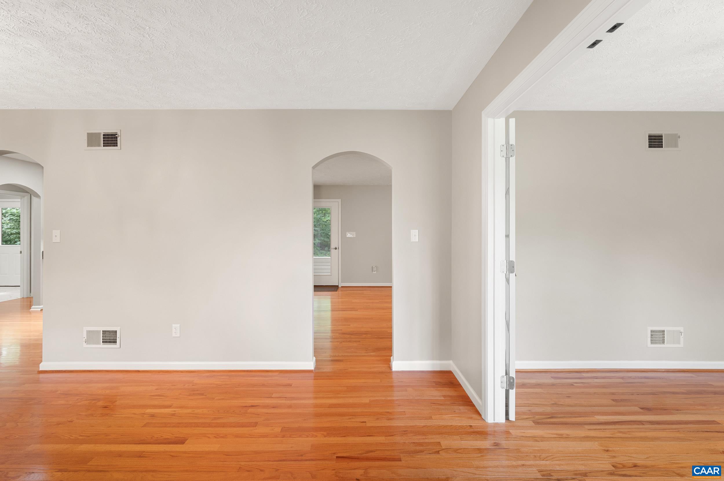 582 Miller School Rd, Charlottesville, VA 22903 — photo 4