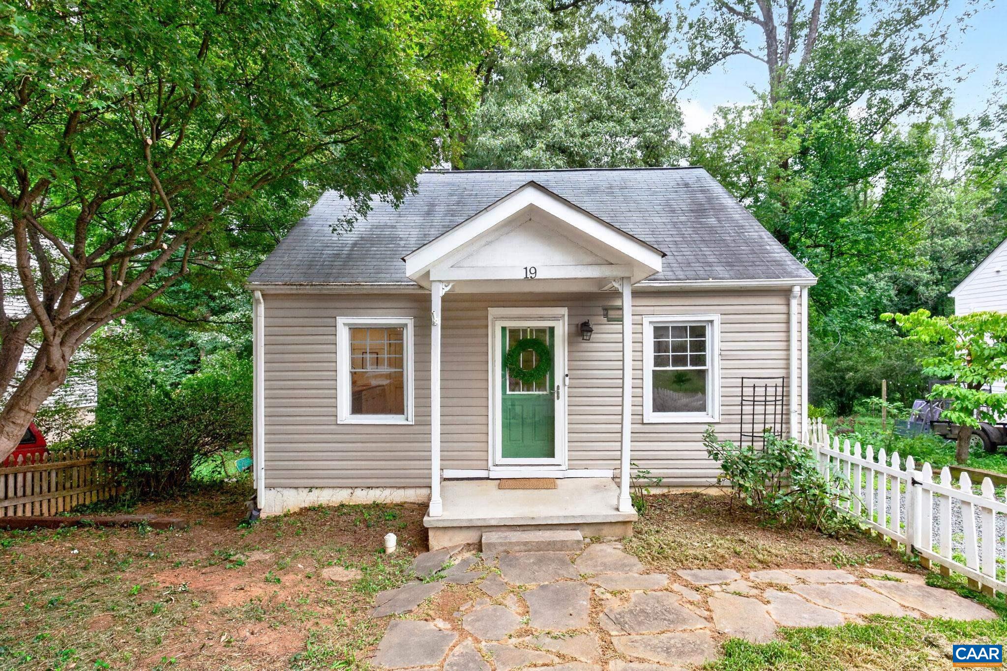 19 Mobile Ln, Charlottesville, VA 22903 — photo 2