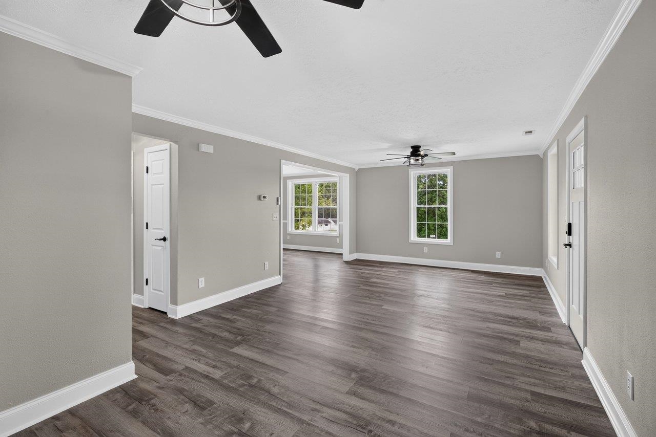 91 Grace St, Grottoes, VA 24441 — photo 7