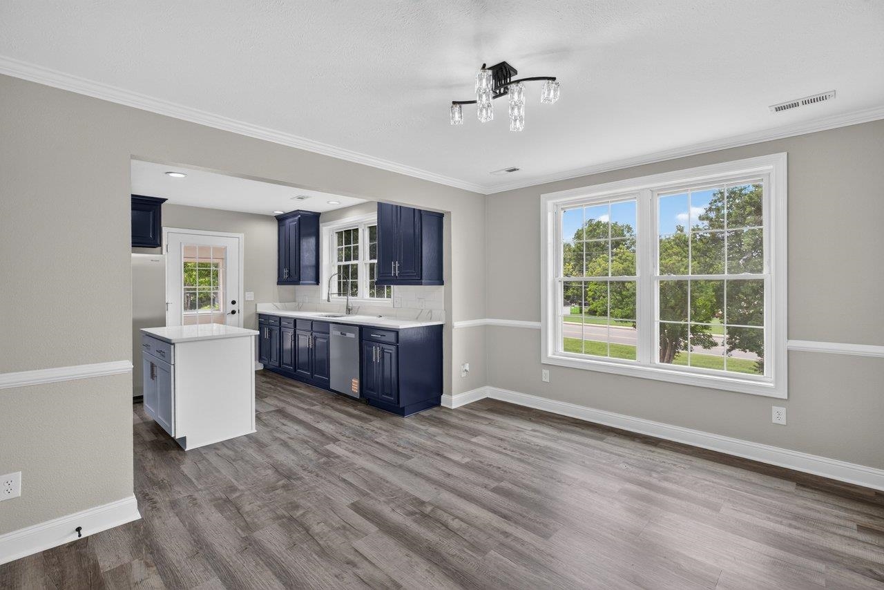 91 Grace St, Grottoes, VA 24441 — photo 9