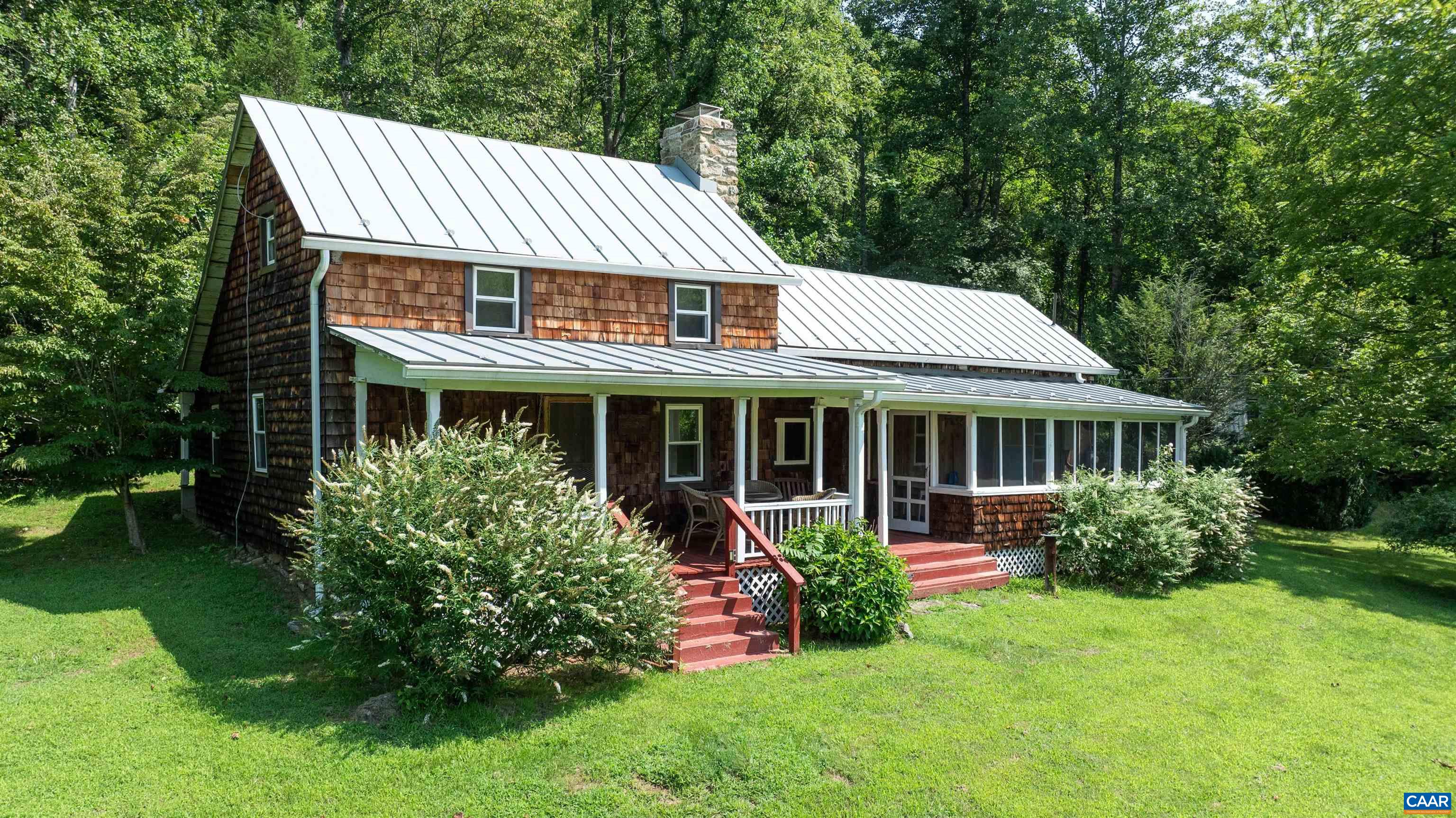 2042 Weakley Hollow Rd, Syria, VA 22743