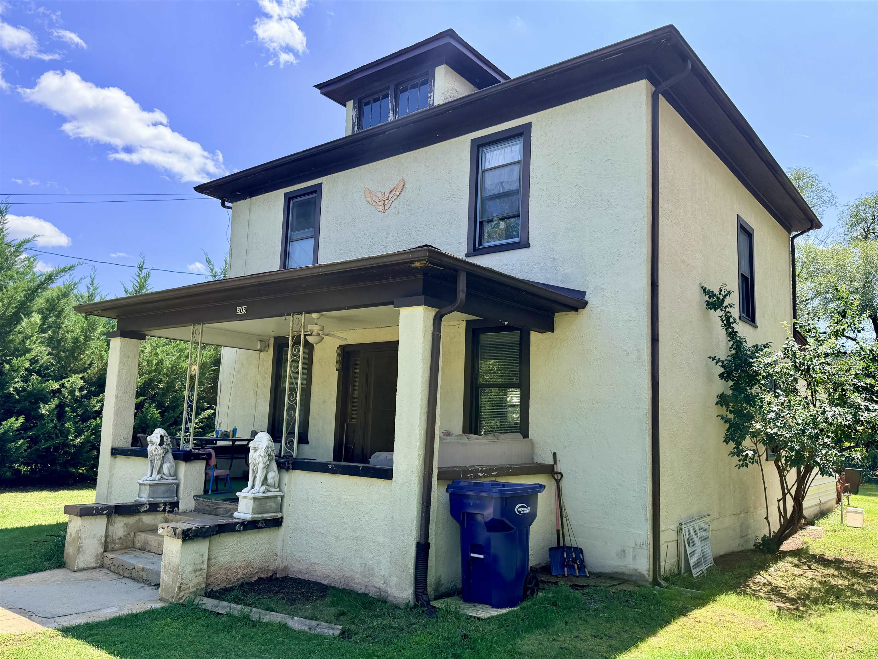 303 4th St, Grottoes, VA 24441