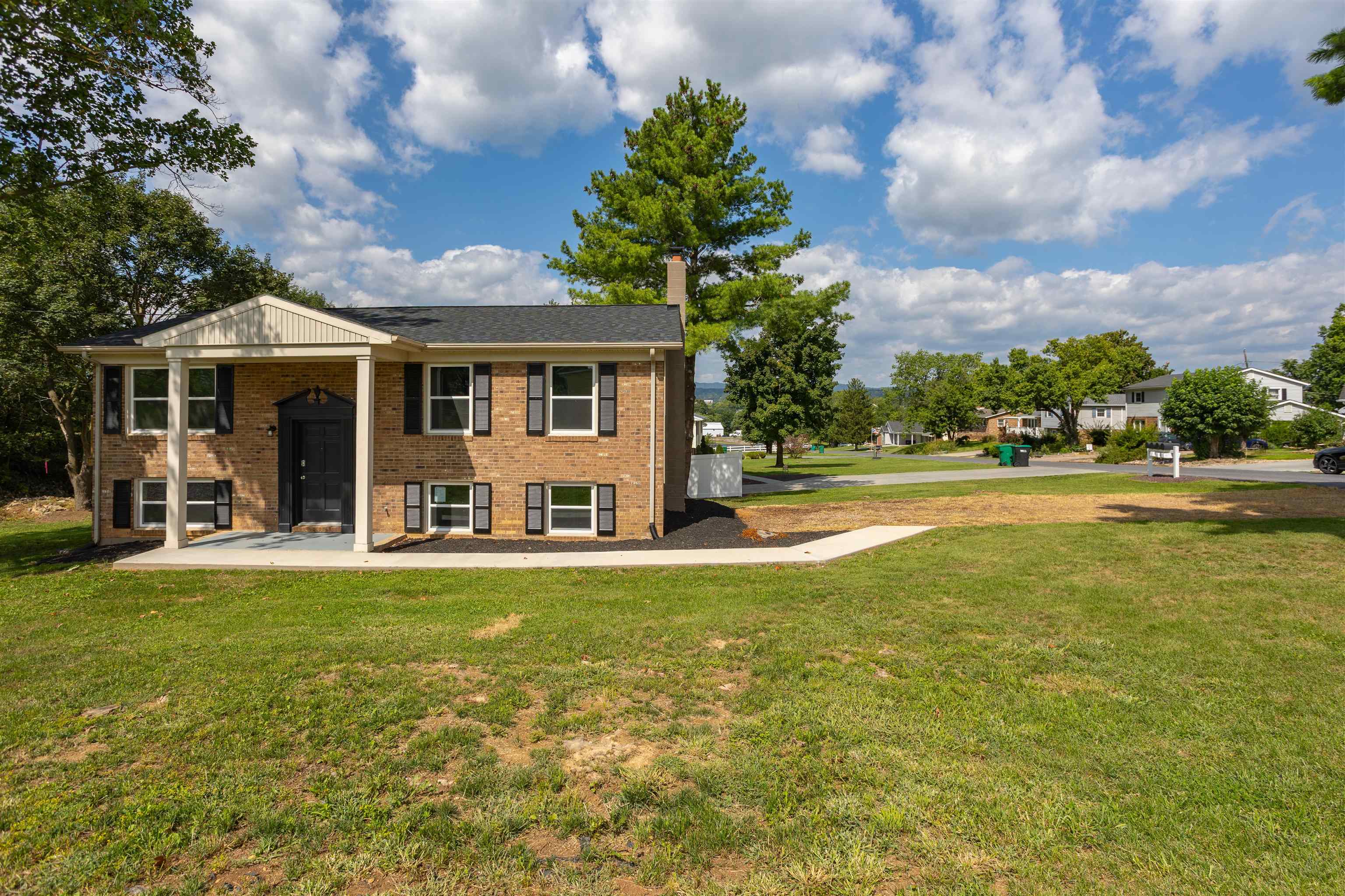 176 Fourth St, Broadway, VA 22815 — photo 2