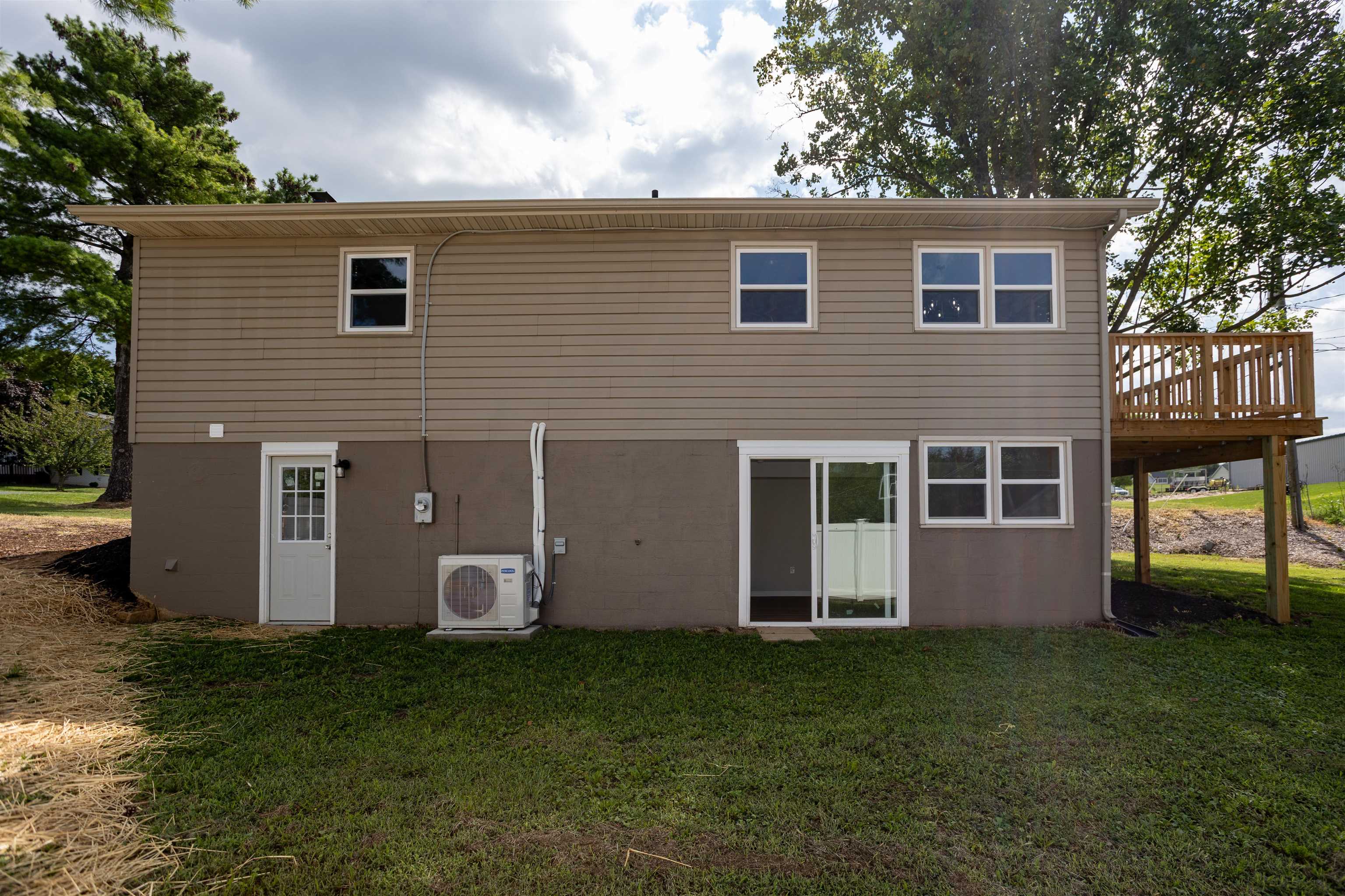 176 Fourth St, Broadway, VA 22815 — photo 5
