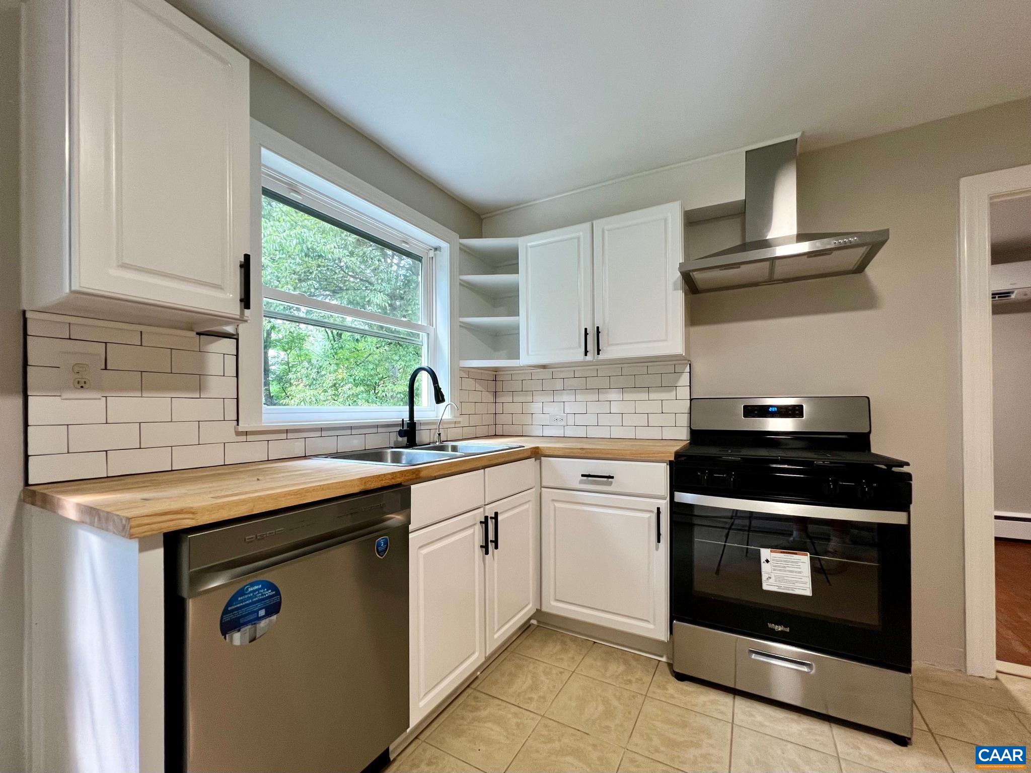 2525 Woodland Dr, Charlottesville, VA 22903 - photo 5
