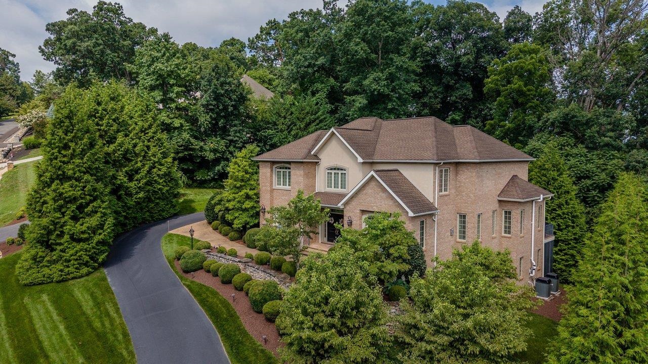 144 Steeplechase Dr, Penn Laird, VA 22846