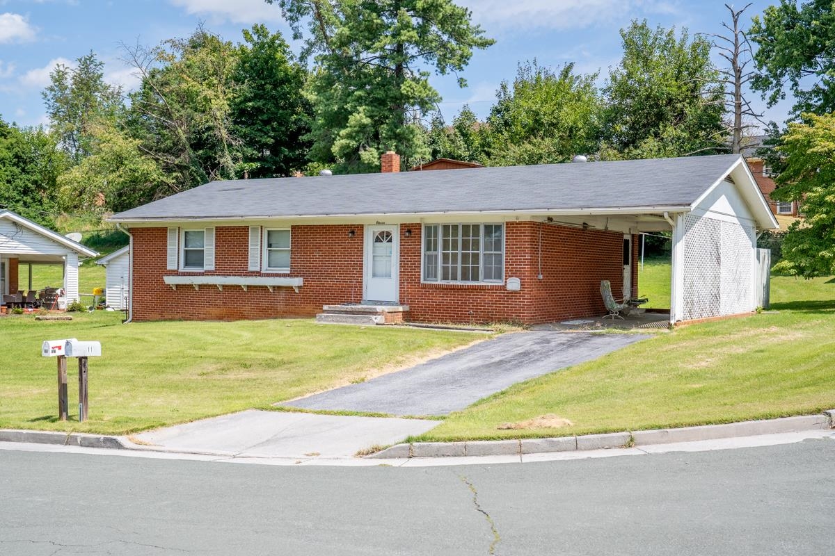 11 Morain St, Front Royal, VA 22630