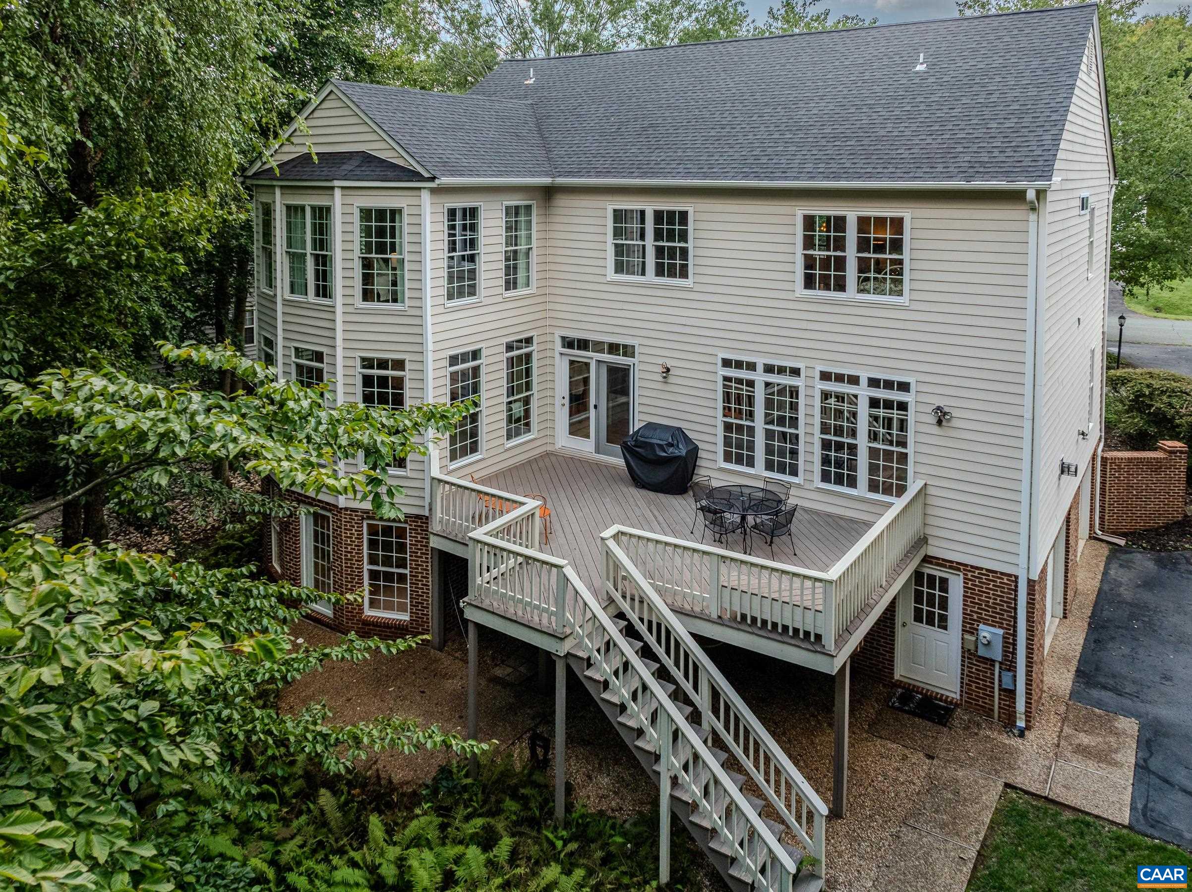 1376 Dunlora Dr, Charlottesville, VA 22901 — photo 3