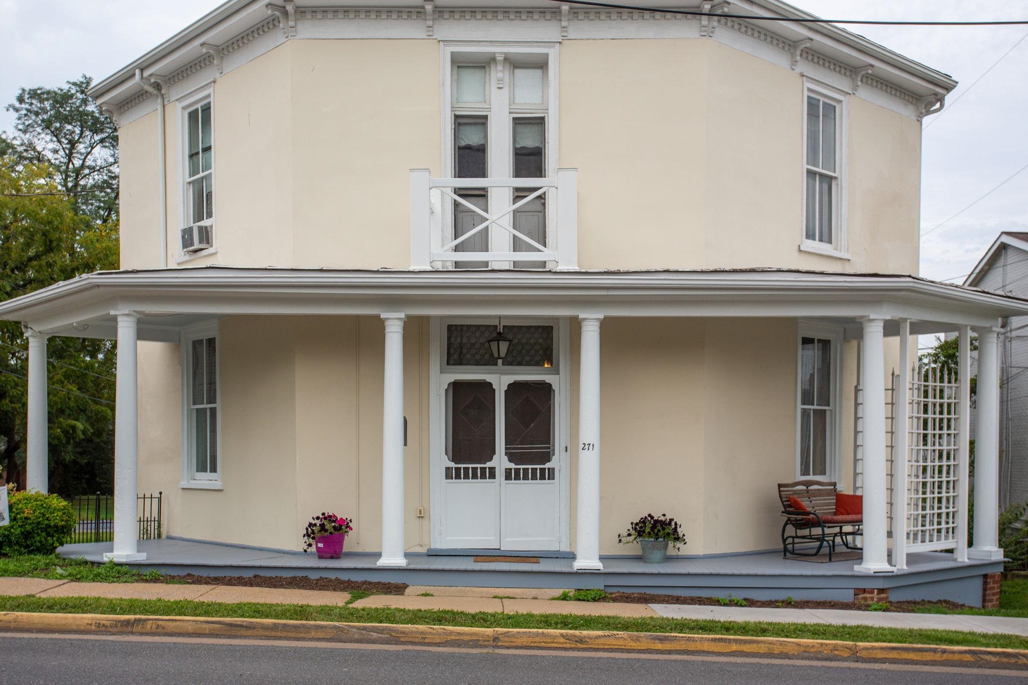 271 S Liberty St, Harrisonburg, VA 22801