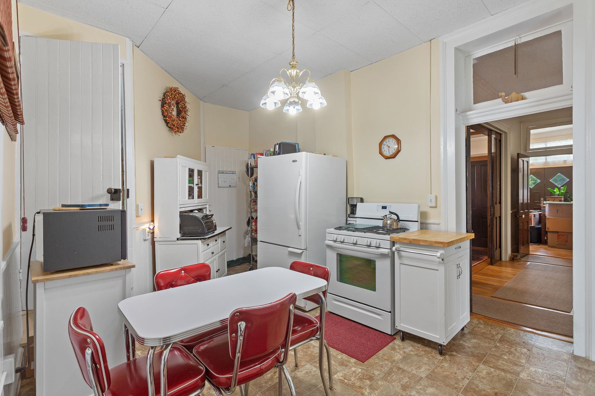 271 S Liberty St, Harrisonburg, VA 22801 — photo 2