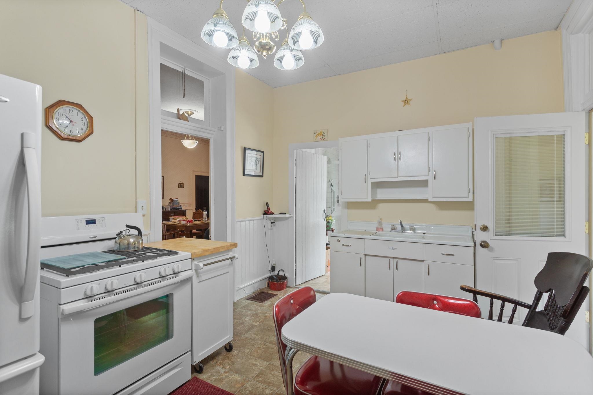 271 S Liberty St, Harrisonburg, VA 22801 — photo 6
