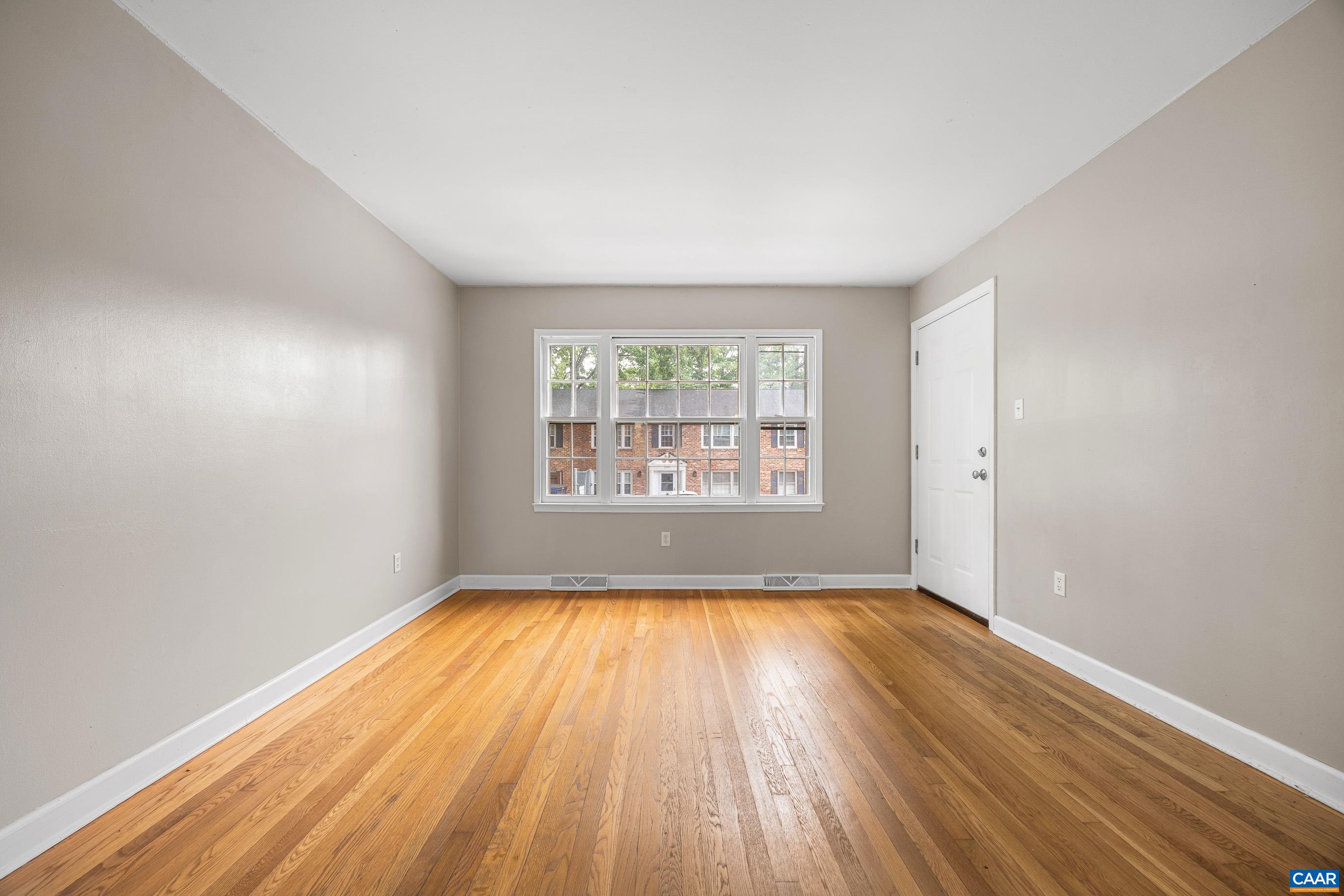 2404 Barracks Ct, Charlottesville, VA 22901 - photo 9