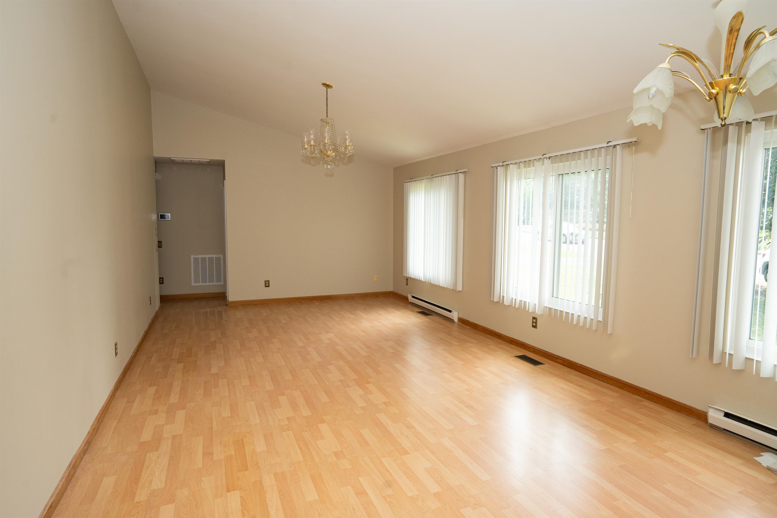 536 E Washington St, Harrisonburg, VA 22802 — photo 7