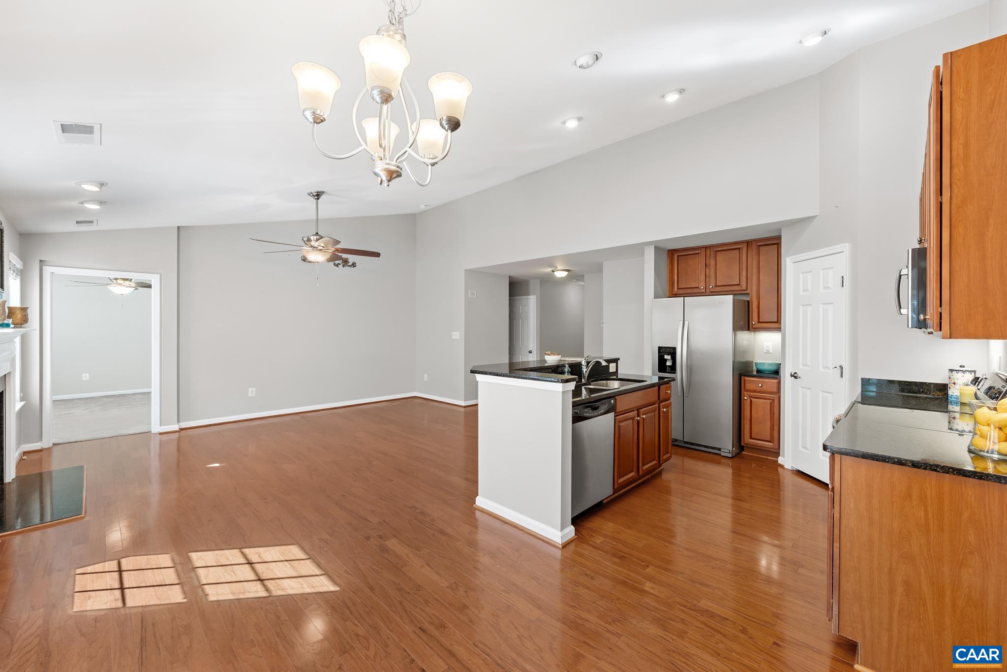 323 Elizabeth Dr, Barboursville, VA 22923 - photo 9