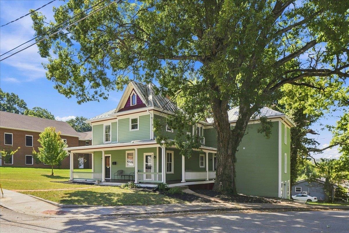 944 Sudbury St, Staunton, VA 24401 — photo 3
