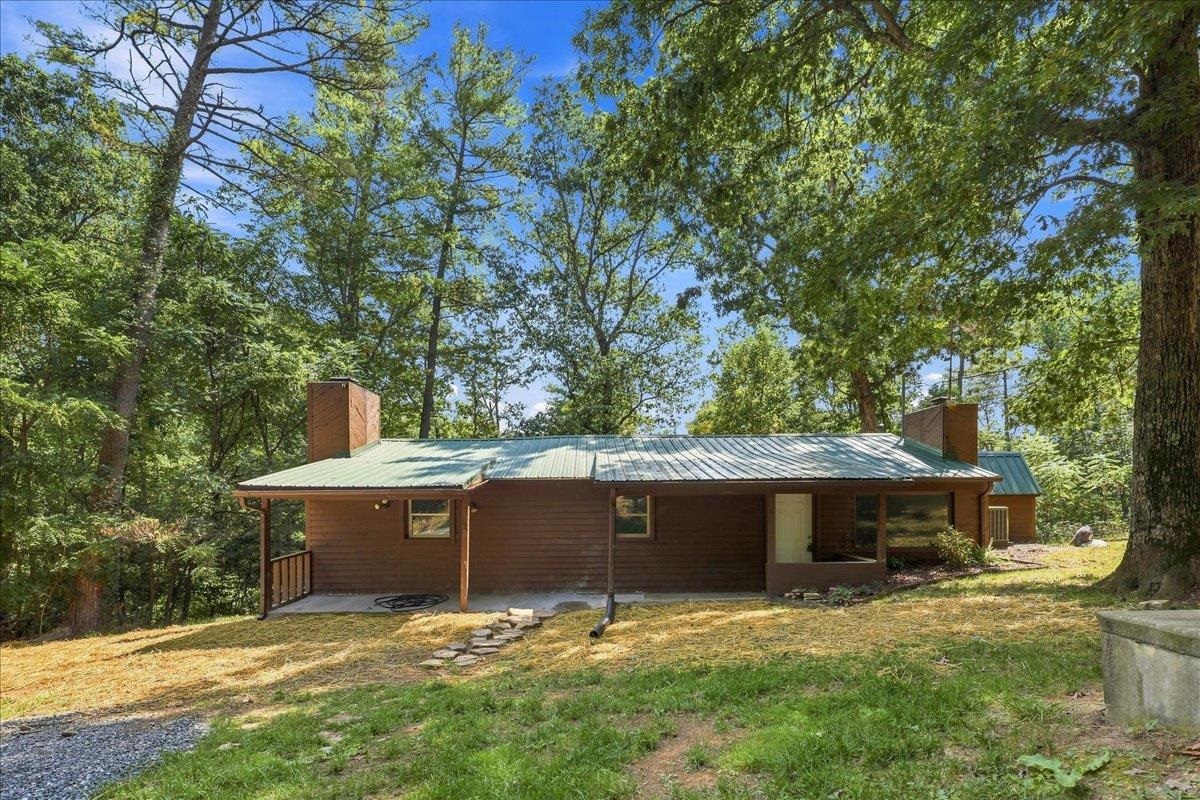 10593 Mossy Dr, Dayton, VA 22821