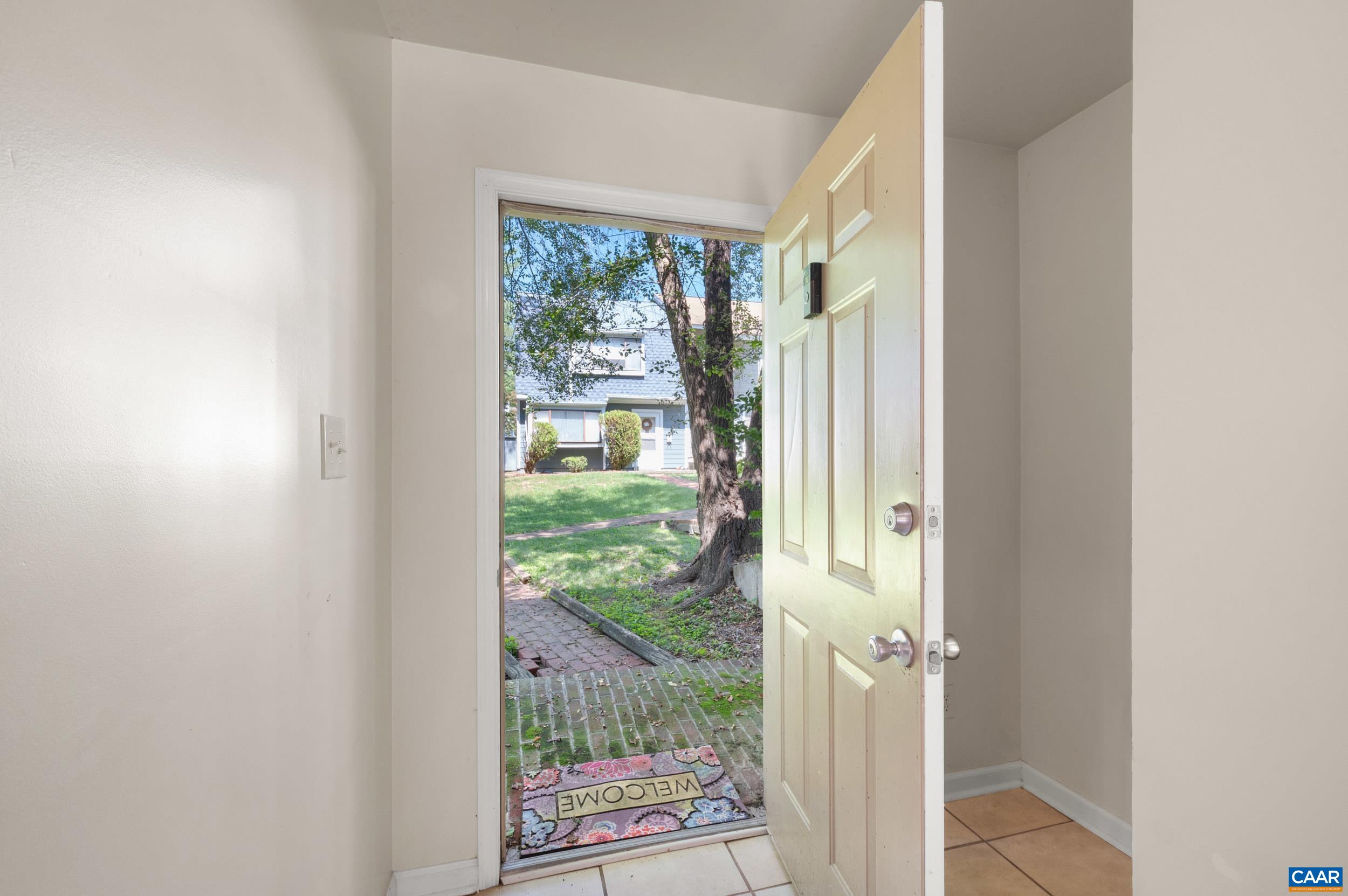 147 Woodlake Dr, Charlottesville, VA 22901 — photo 6