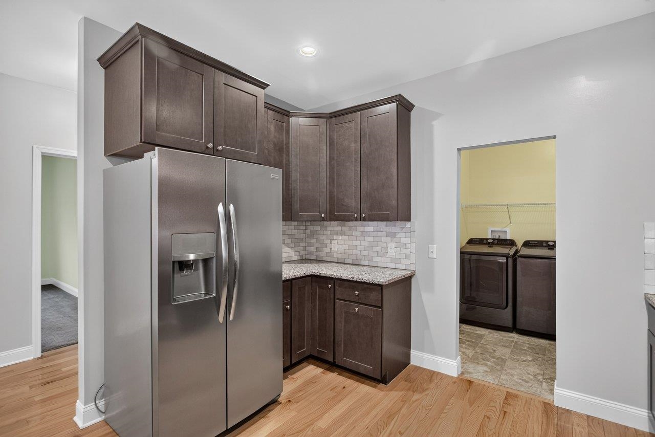 805 Coltsfoot Ln photo 16