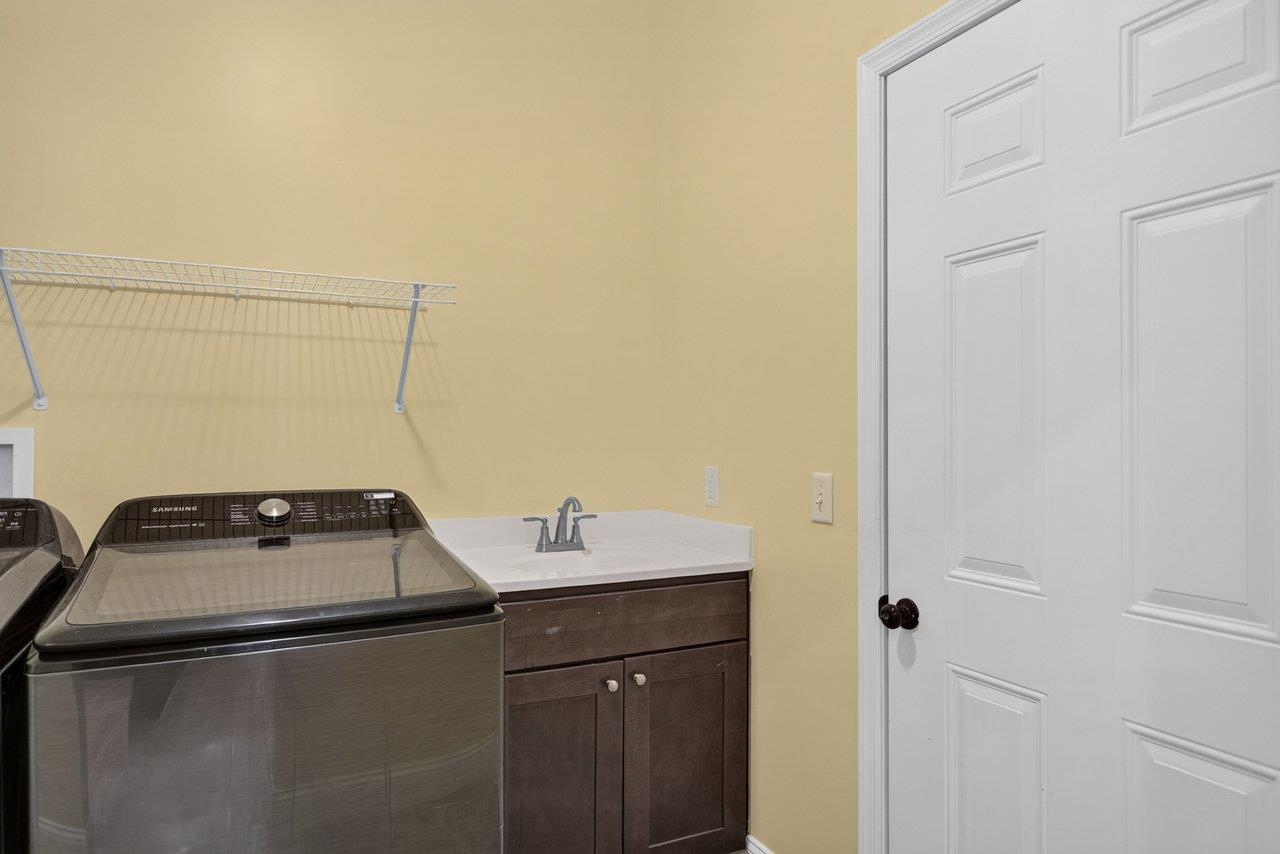 805 Coltsfoot Ln photo 17
