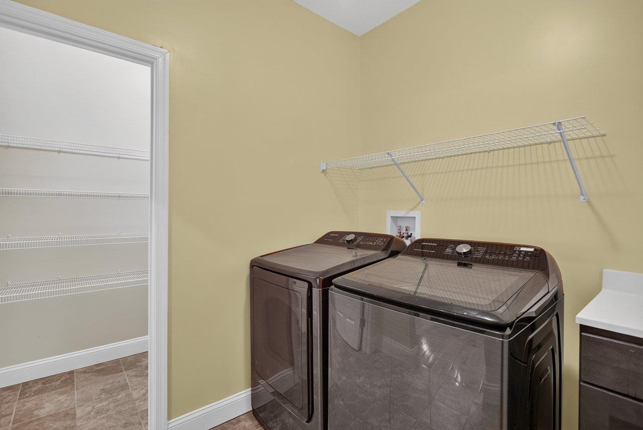 805 Coltsfoot Ln photo 18
