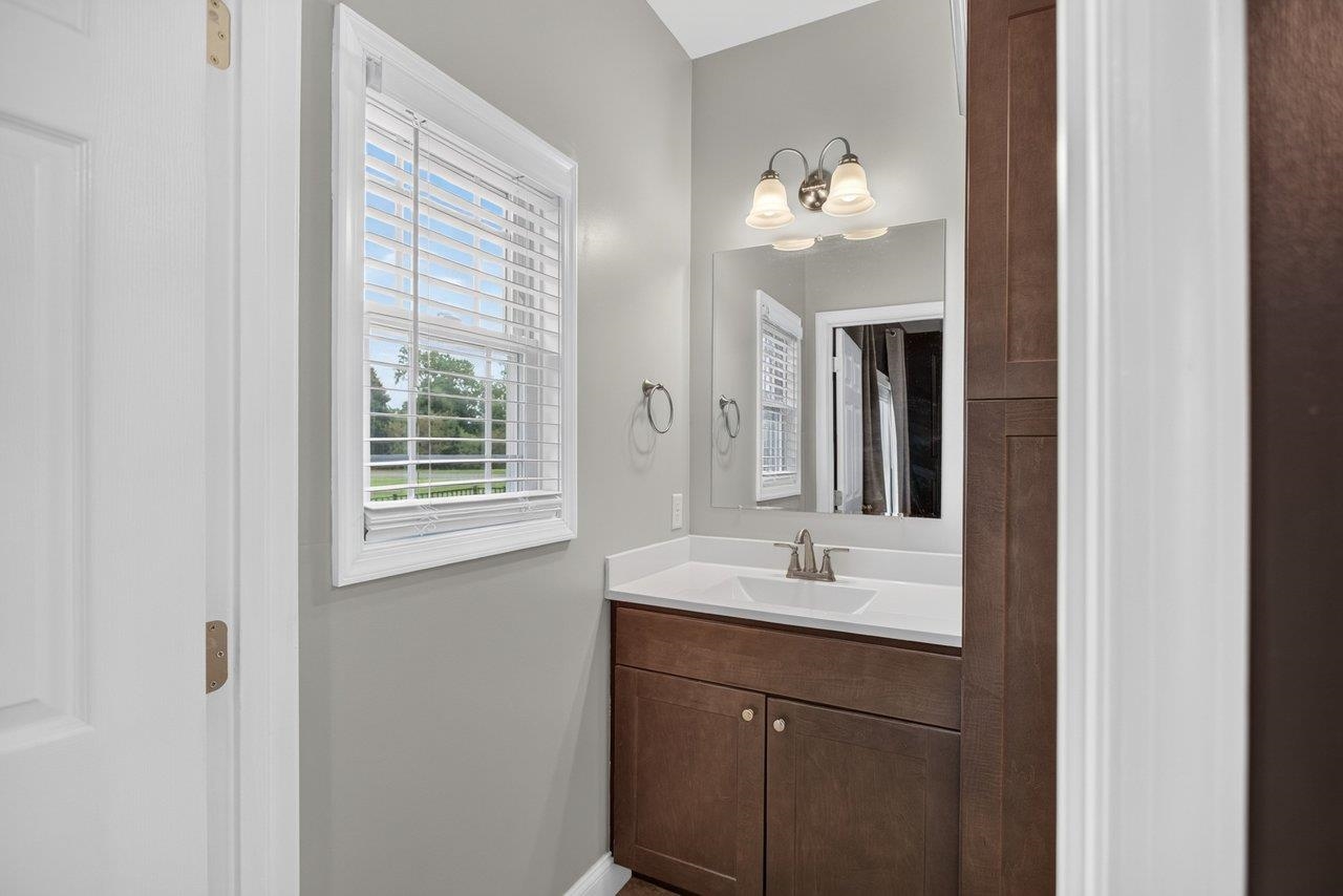 805 Coltsfoot Ln photo 22