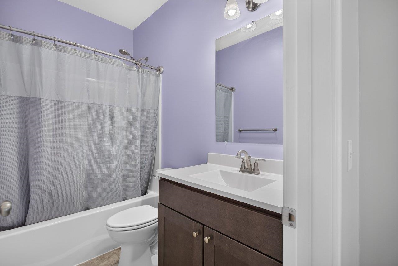 805 Coltsfoot Ln photo 31
