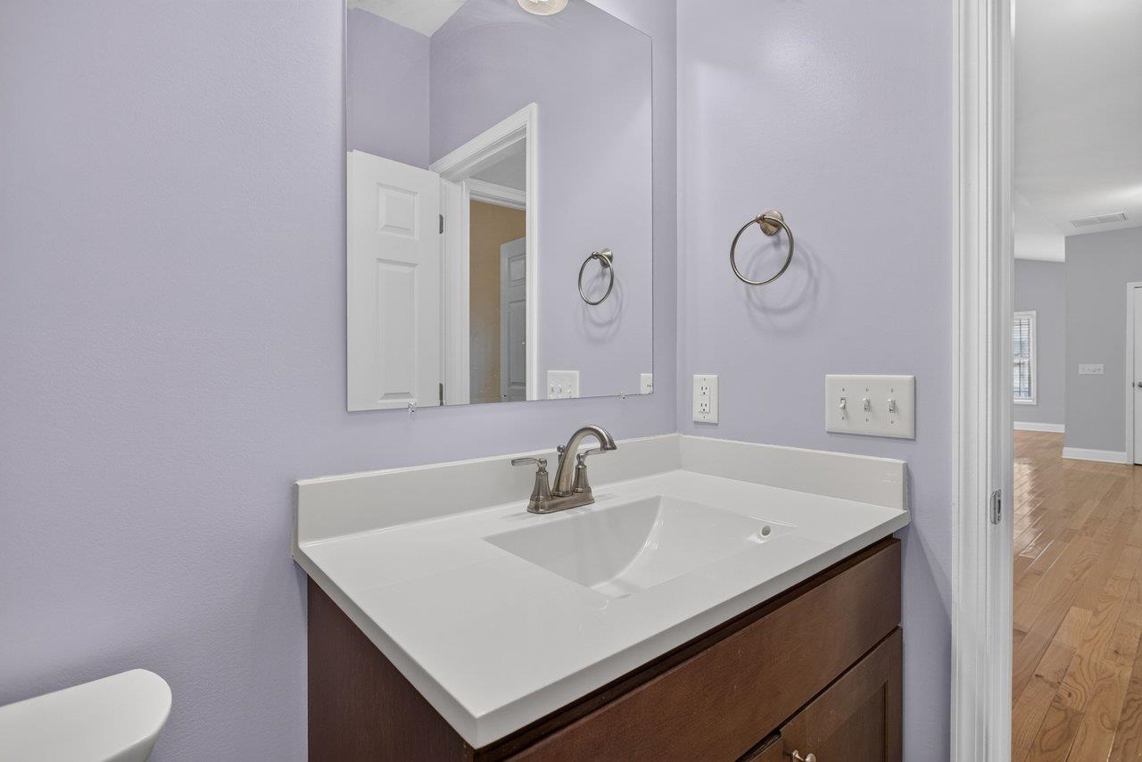 805 Coltsfoot Ln photo 33