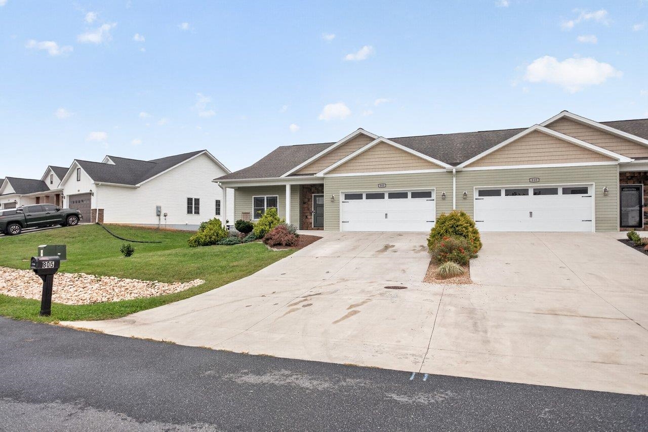 805 Coltsfoot Ln photo 37