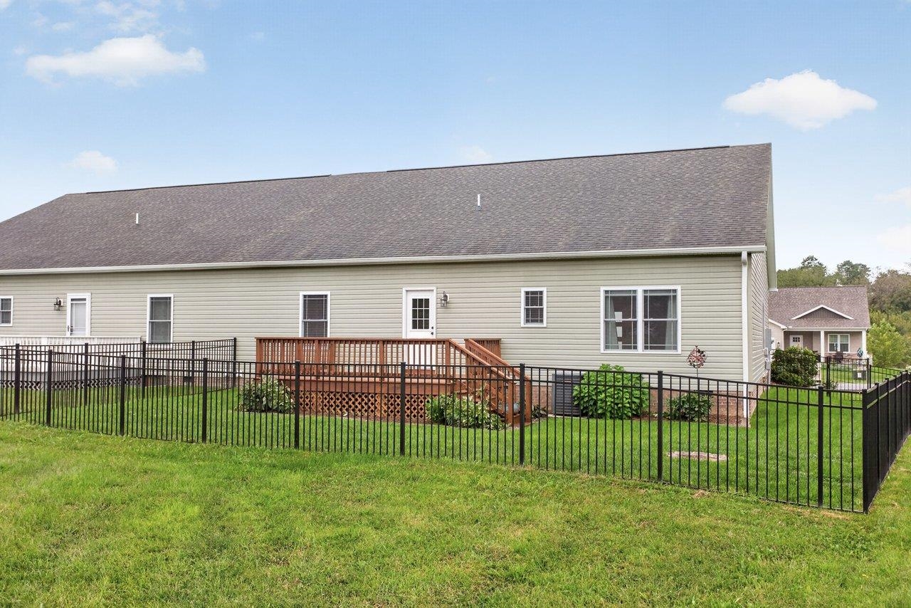 805 Coltsfoot Ln photo 39