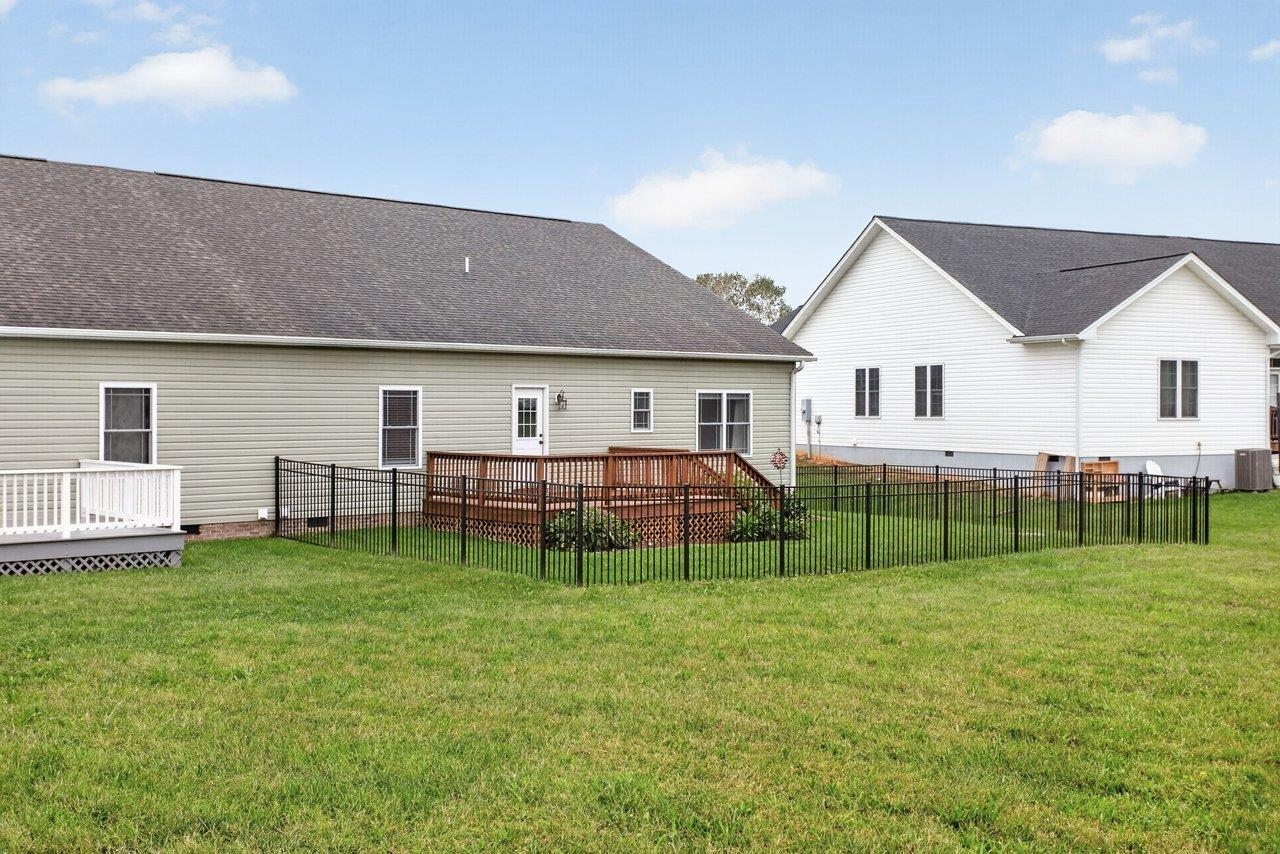 805 Coltsfoot Ln photo 42