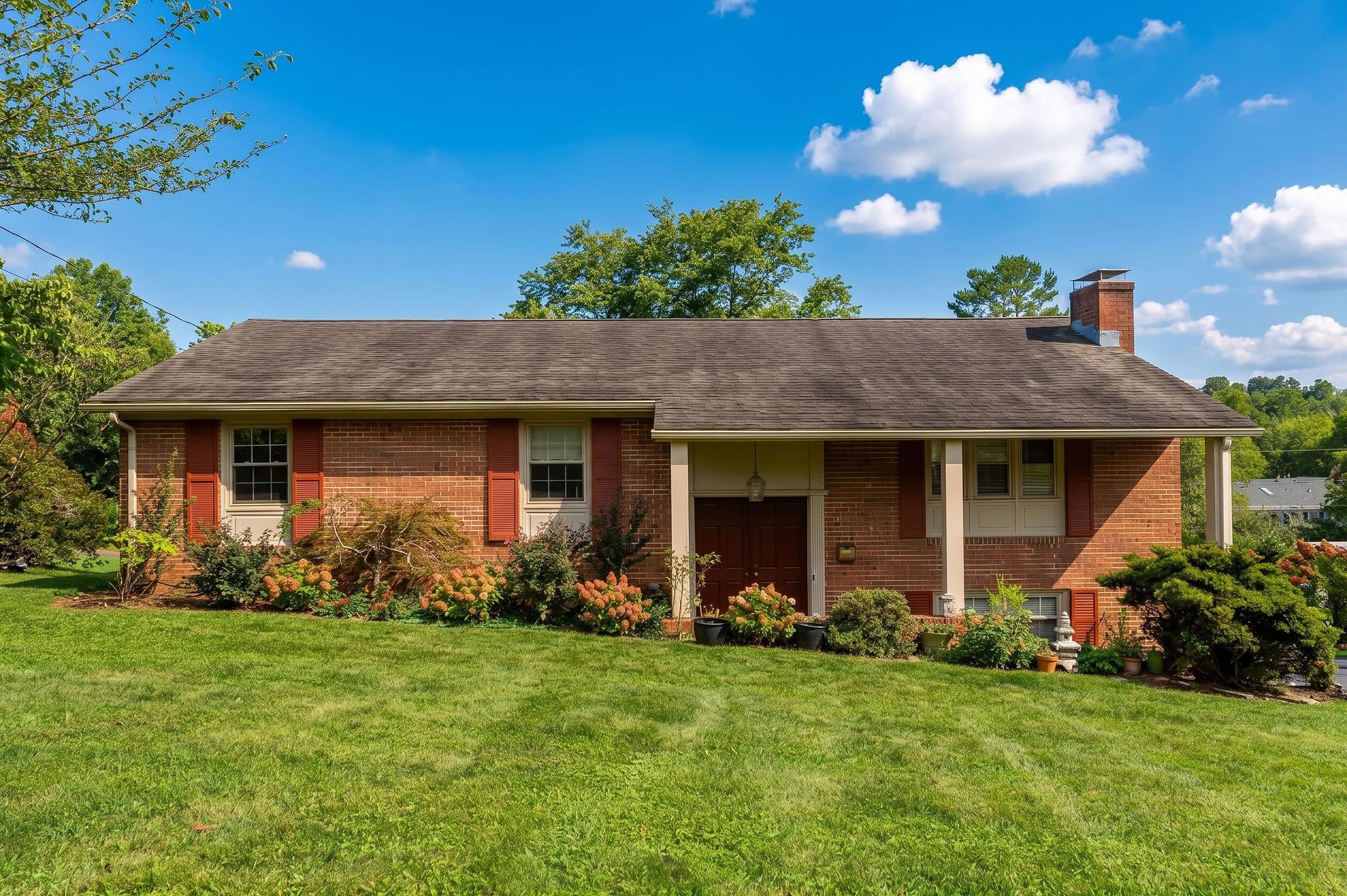 725 Ridgewood Rd, Waynesboro, VA 22980 — photo 2