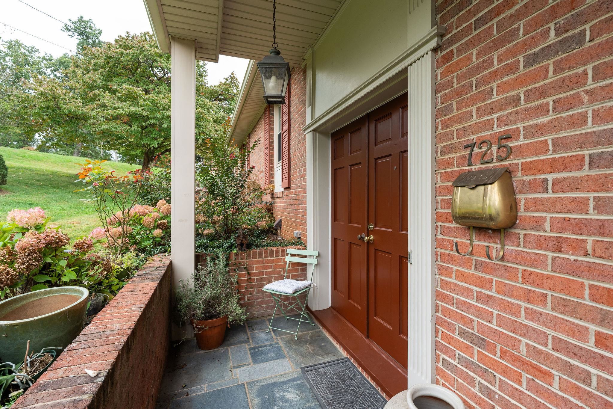 725 Ridgewood Rd, Waynesboro, VA 22980 — photo 8