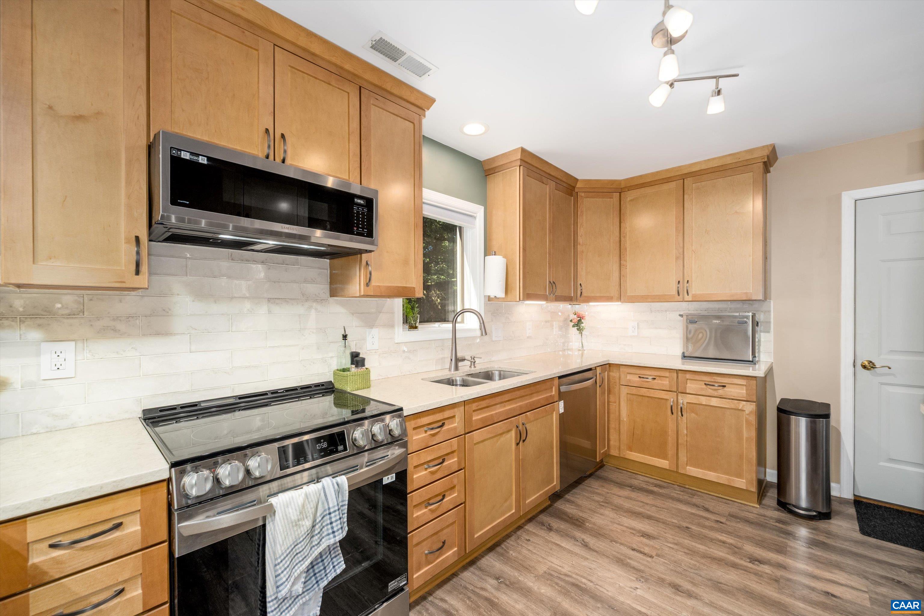 227 Flagstone Ter, Charlottesville, VA 22902 — photo 6