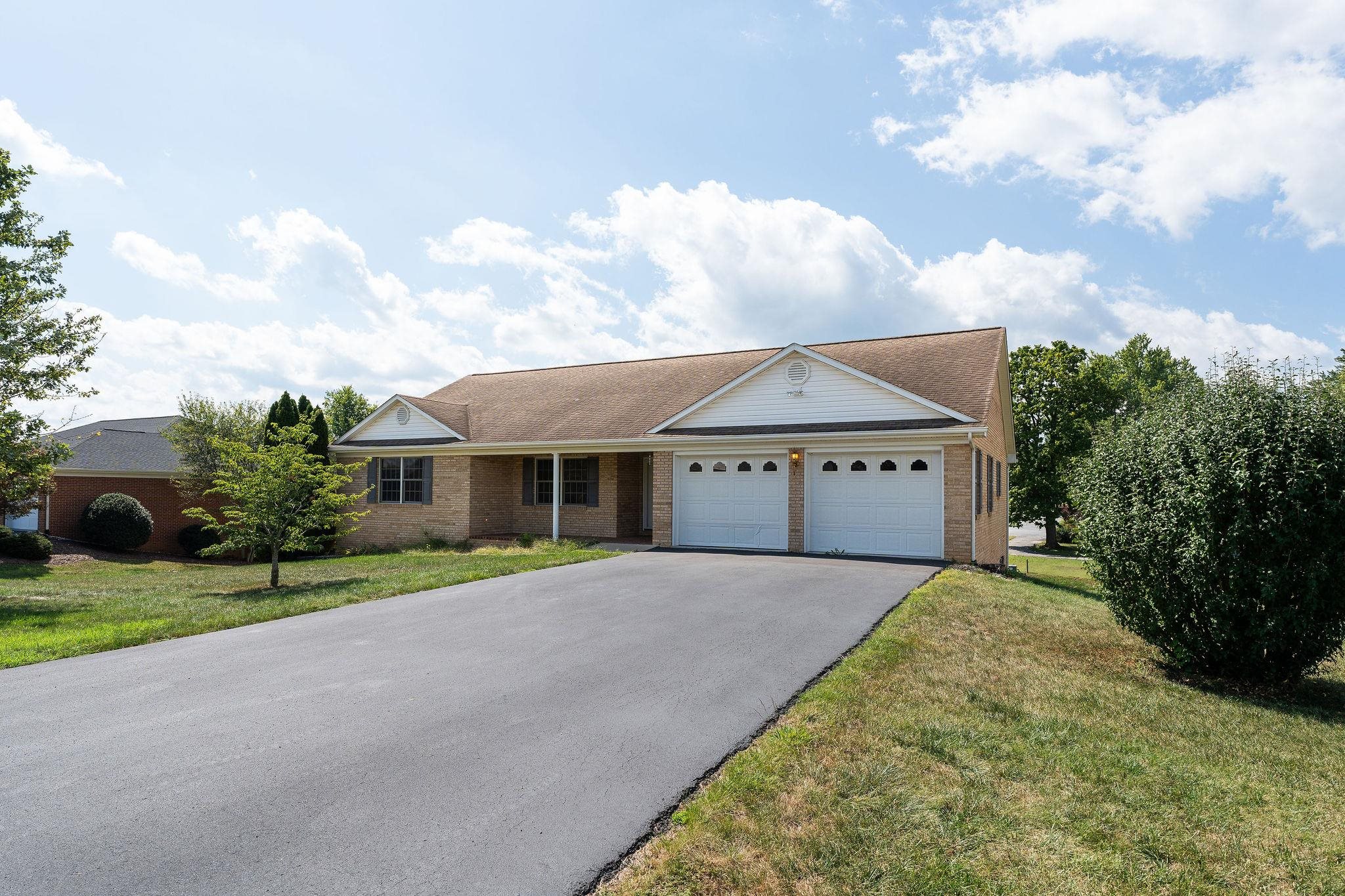 97 Gloucester Rd, Stuarts Draft, VA 24477 — photo 2