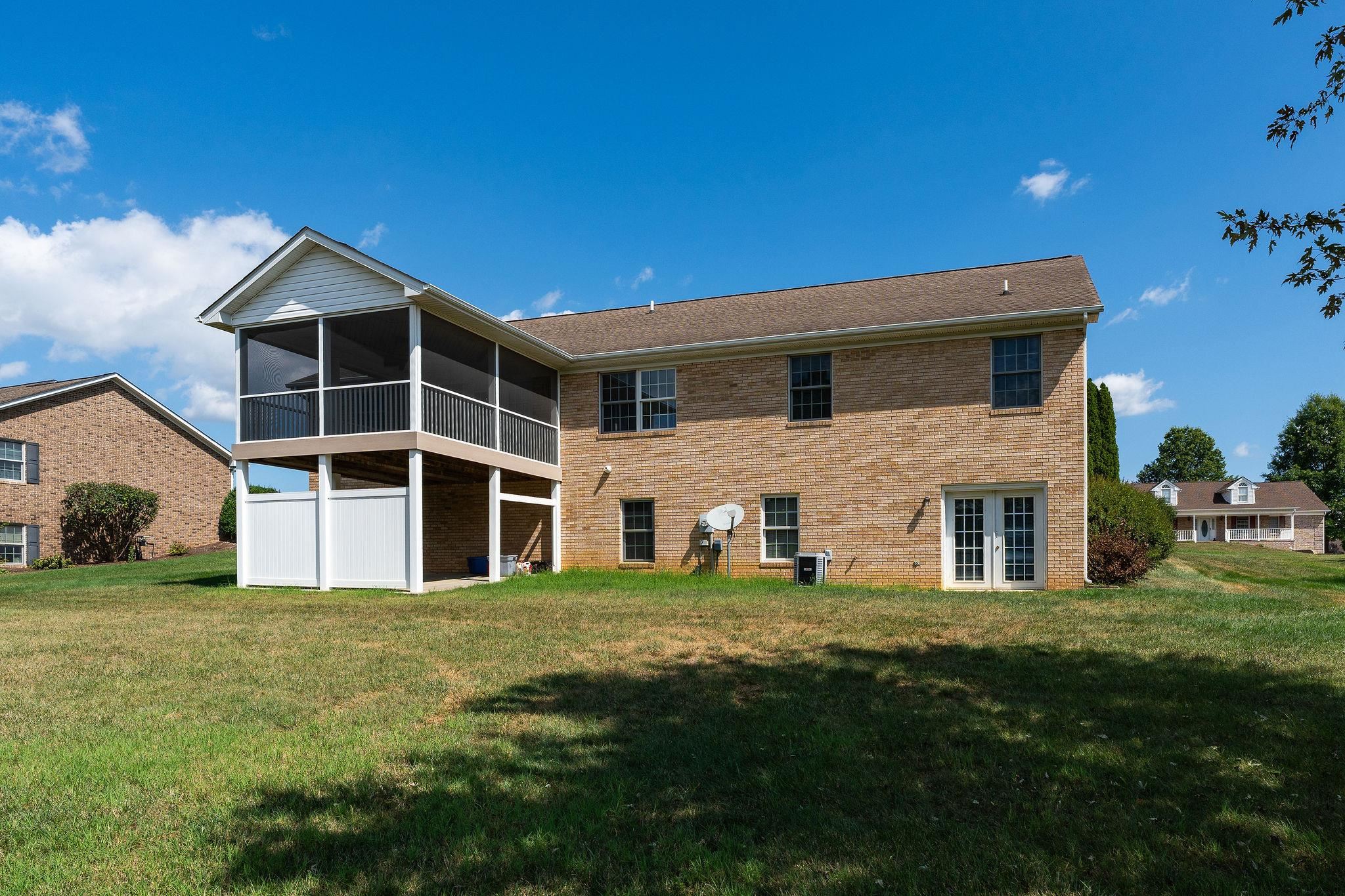 97 Gloucester Rd, Stuarts Draft, VA 24477 — photo 8