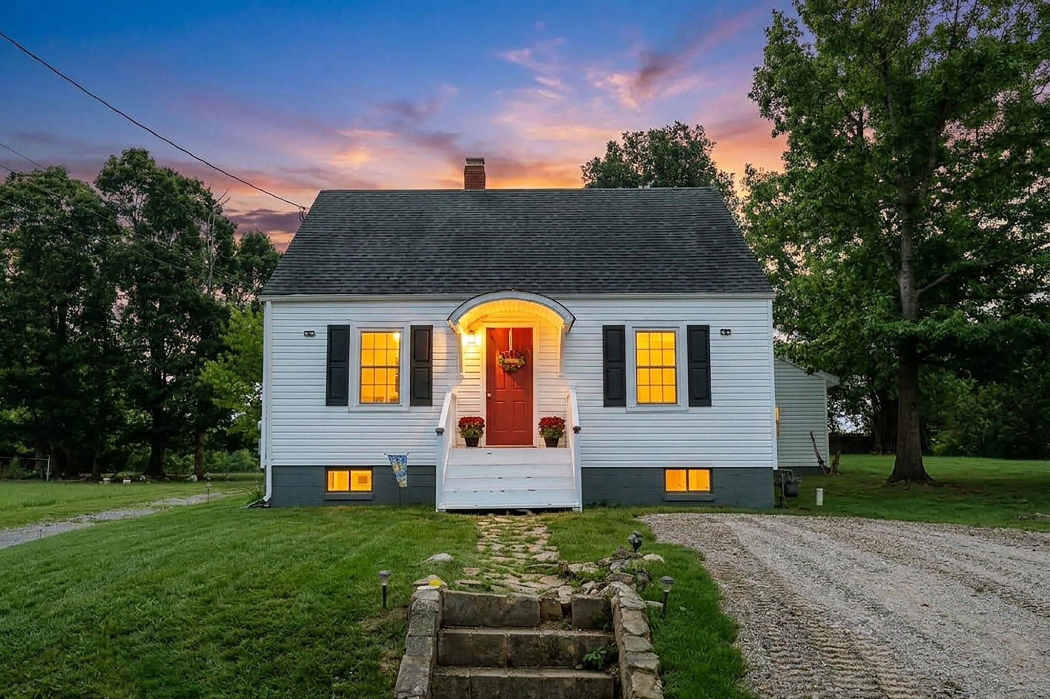 344 Mary Gray Ln, Staunton, VA 24401