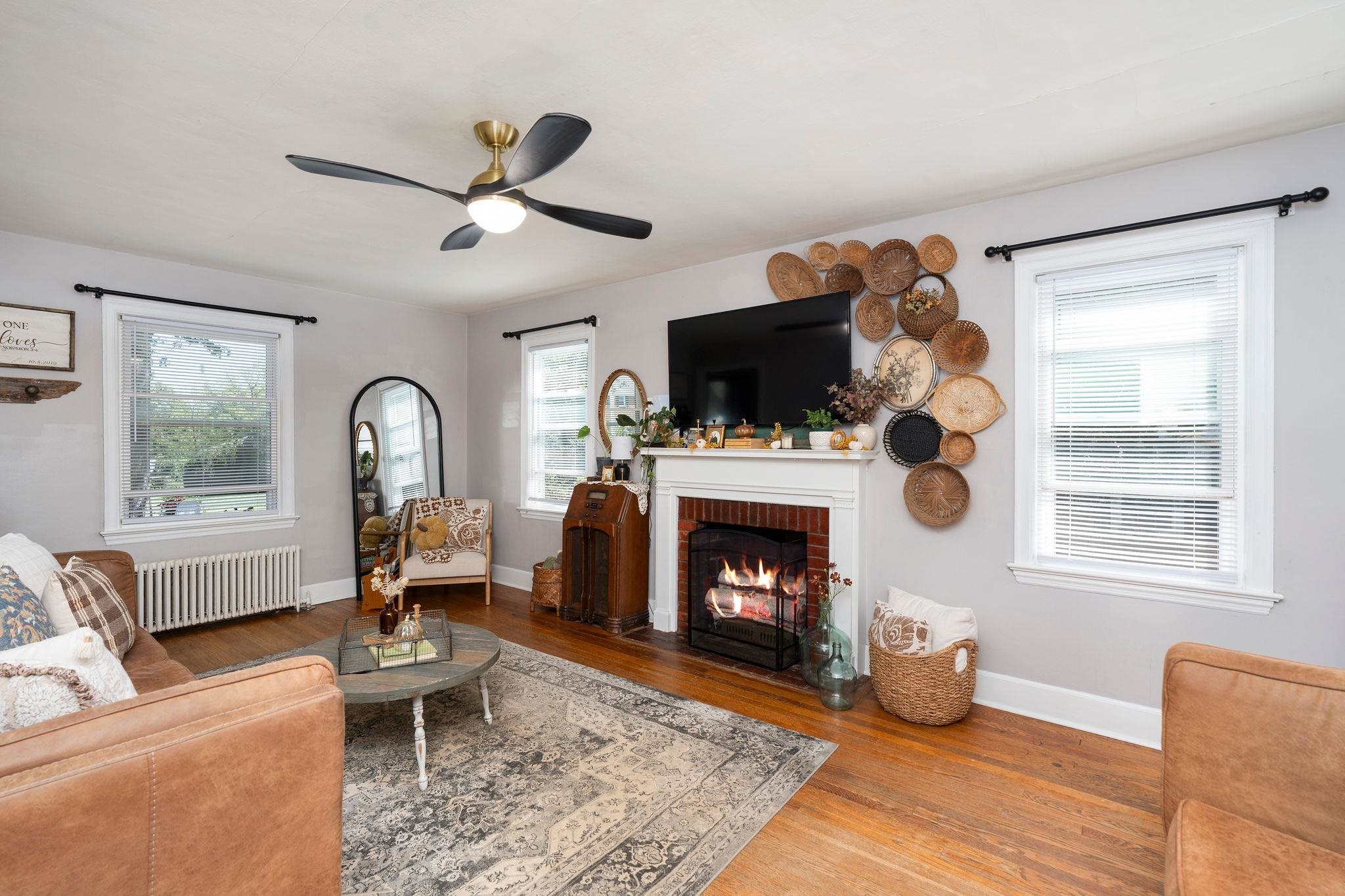 2052 Chase Ave, Waynesboro, VA 22980 — photo 10
