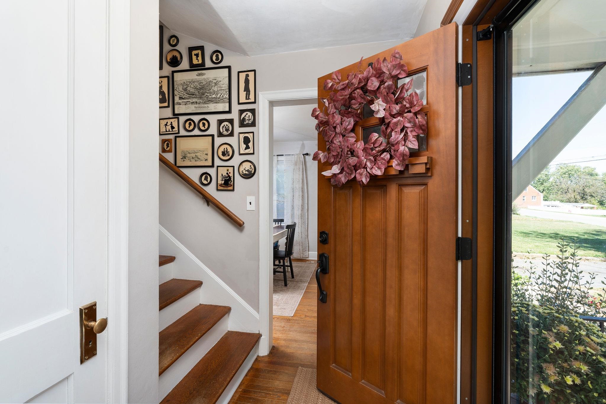 2052 Chase Ave, Waynesboro, VA 22980 — photo 5