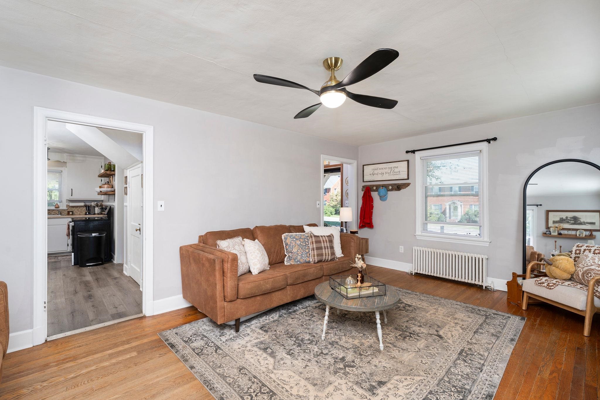2052 Chase Ave, Waynesboro, VA 22980 — photo 7