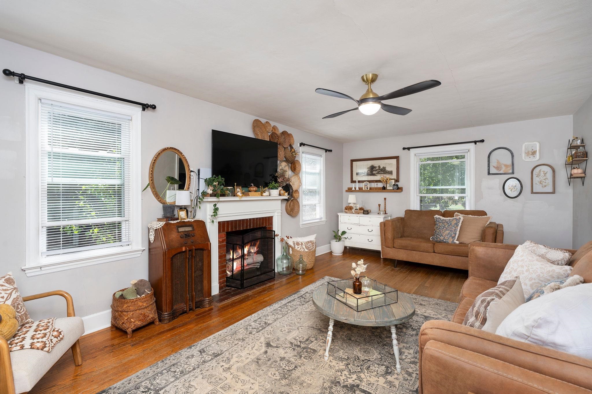2052 Chase Ave, Waynesboro, VA 22980 — photo 8
