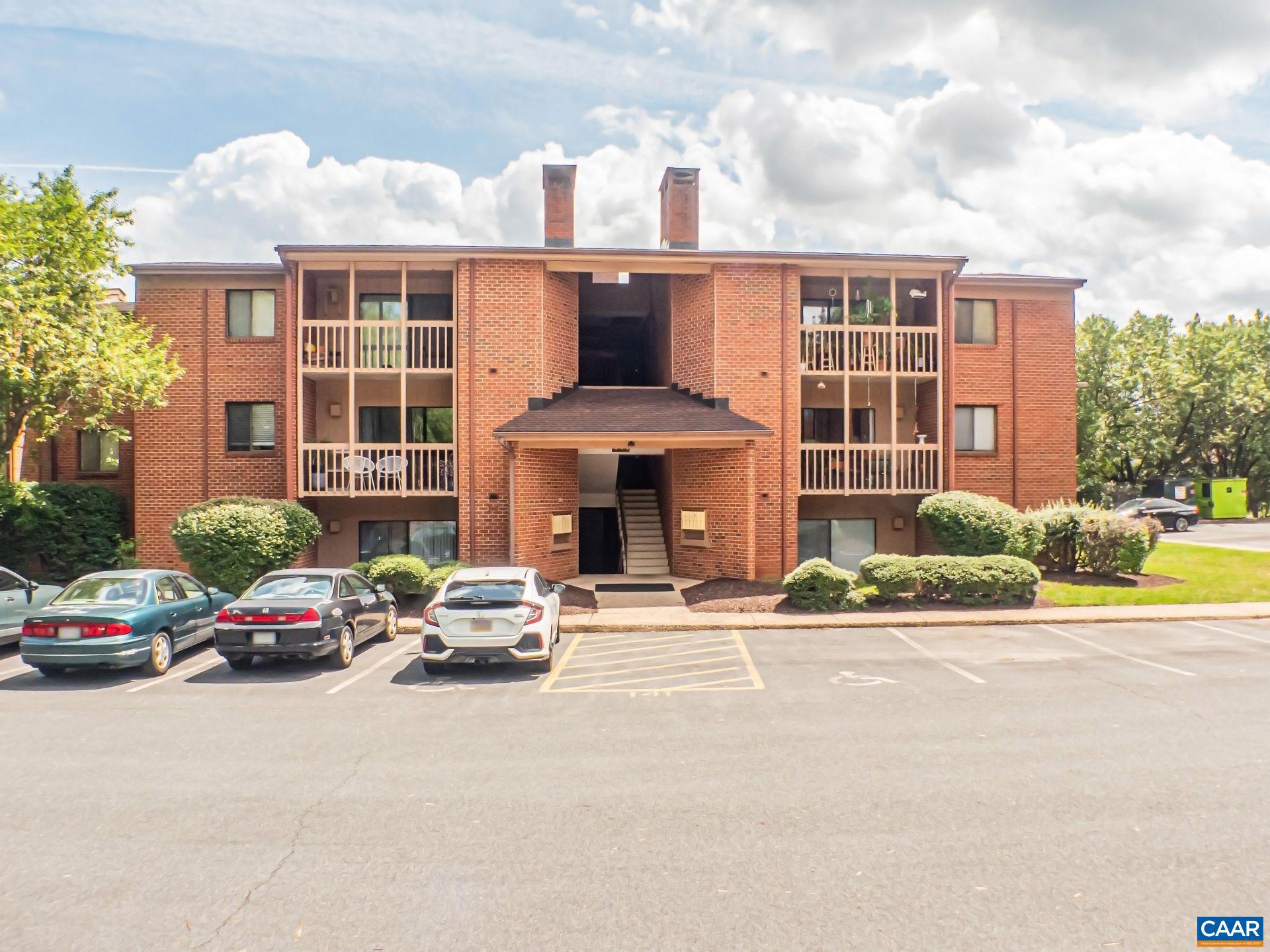 141 Green Turtle Ln, Charlottesville, VA 22901