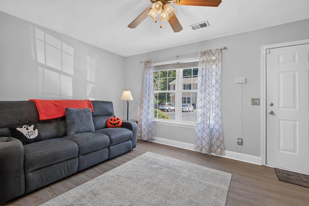 105 13th St, Grottoes, VA 24441 — photo 3