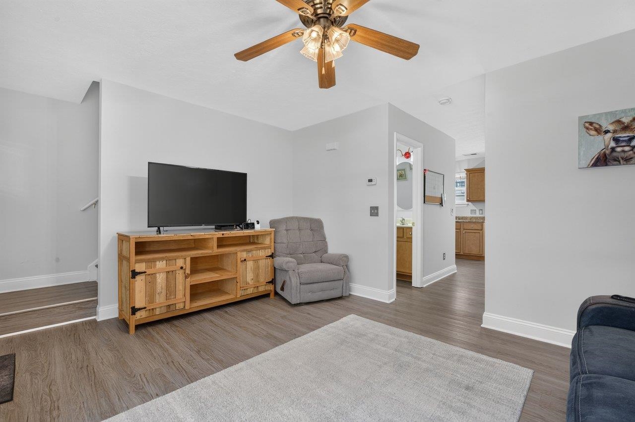 105 13th St, Grottoes, VA 24441 — photo 5